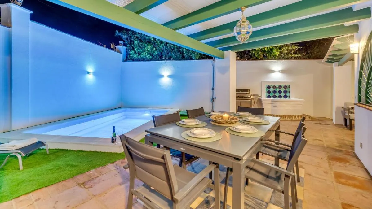 Image 2 of Puerto Banús Dreamed Villa Monelos