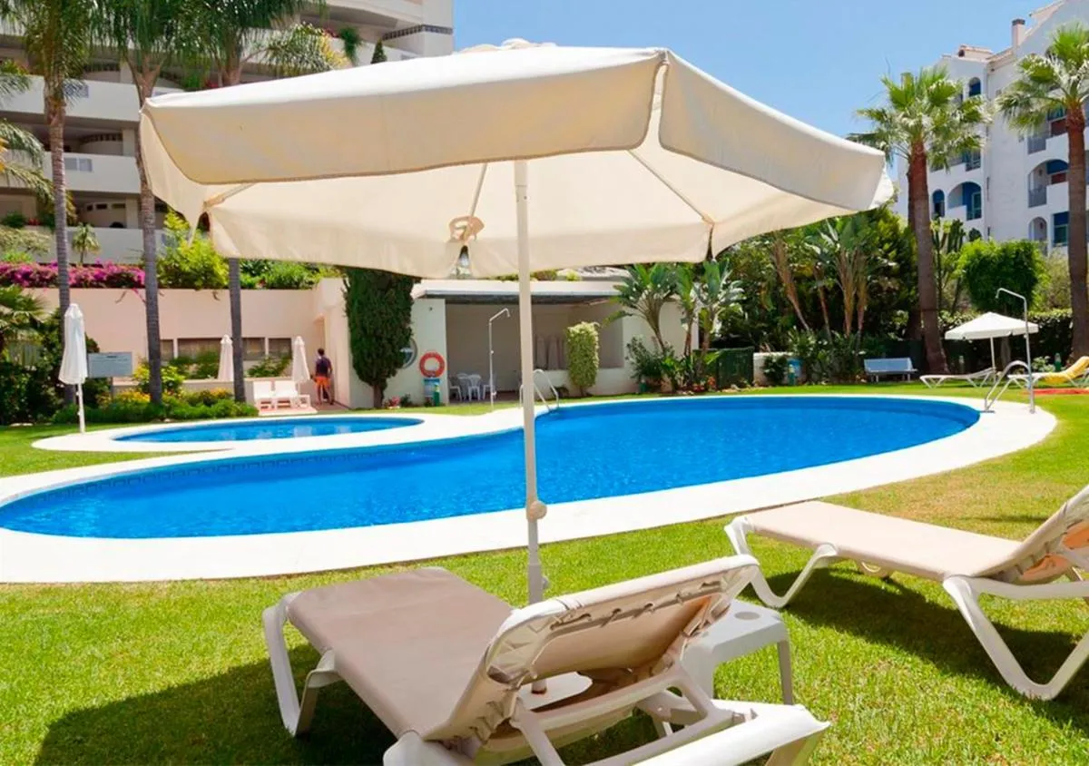 Image 1 of Puerto Banús, Edificio Tembo, 2 bedroom apartment, parking and pool
