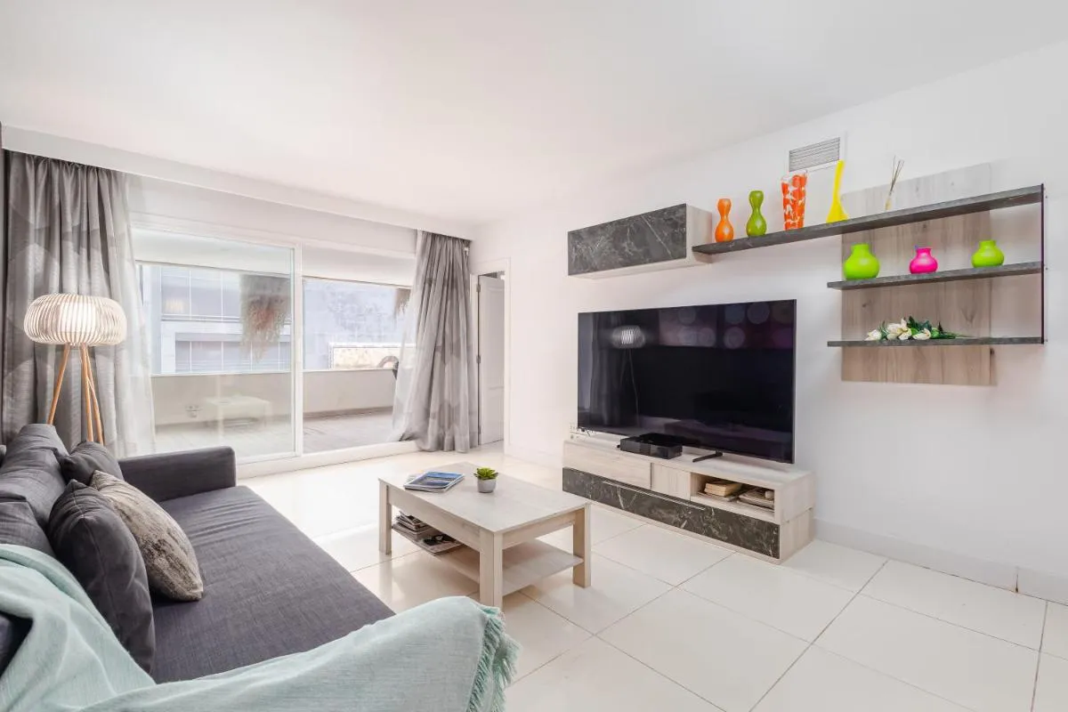 Image 6 of Puerto Banús, Edificio Tembo, 2 bedroom apartment, parking and pool