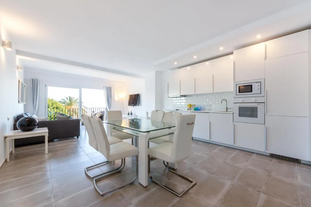 Image 3 of Puerto Banus Frontline Apartment with Amazing Sea Views