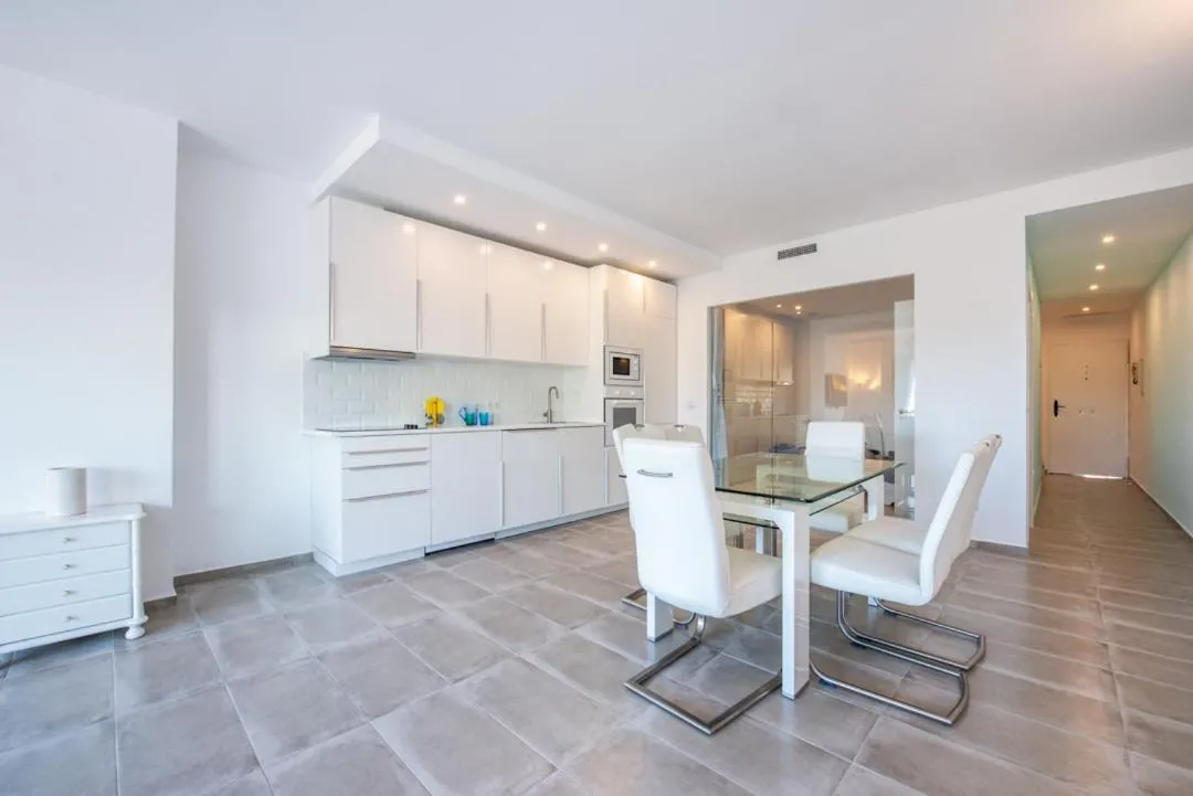 Image 4 of Puerto Banus Frontline Apartment with Amazing Sea Views