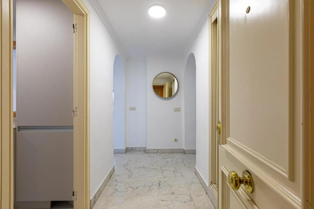Image 4 of Puerto Banus, Marina Banus, 2BR, 2BTH, pool, parking, Marbella, 1J