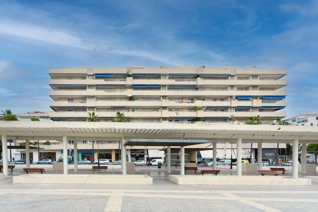 Image 2 of Puerto Banús, seaviews, 2 bedrooms and parking