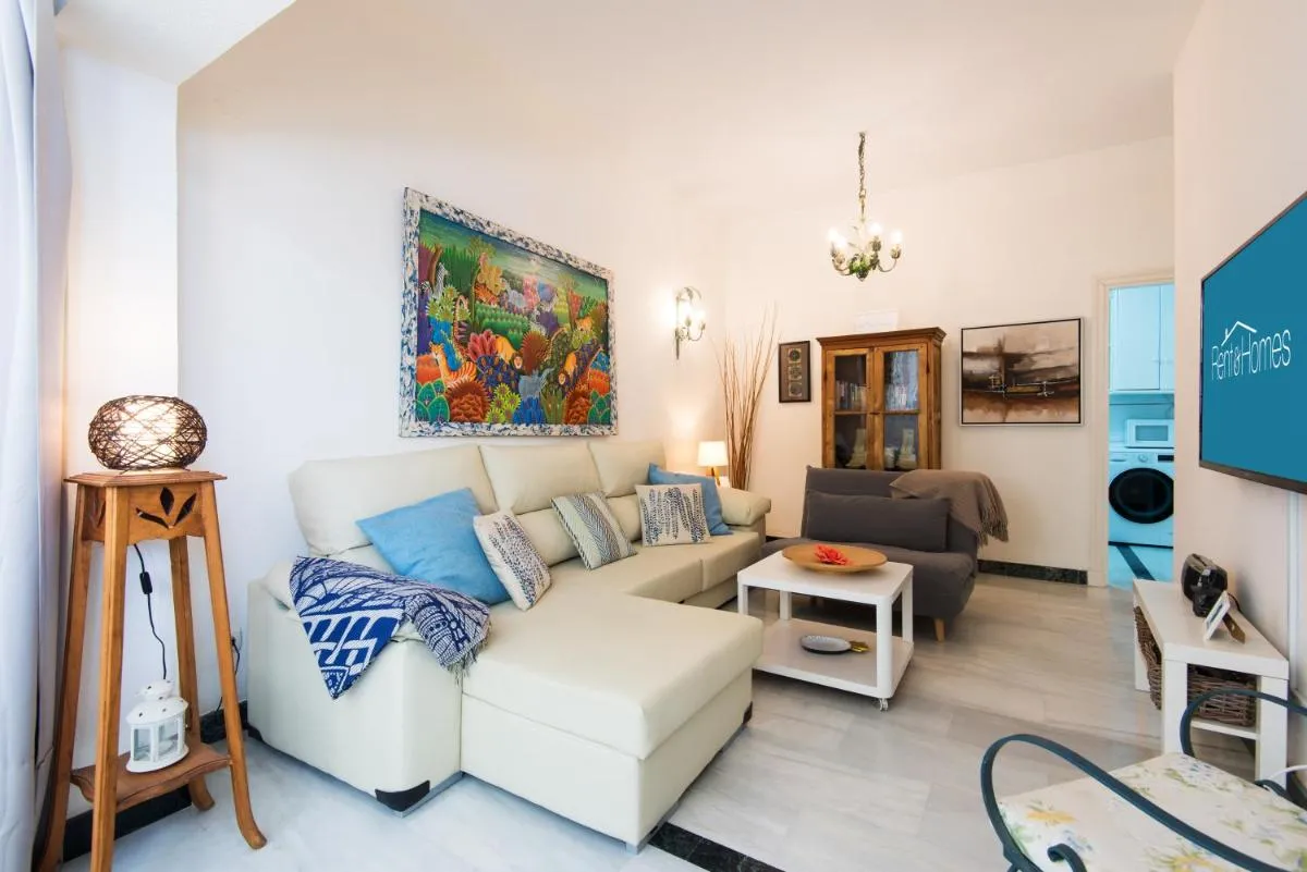 Image 4 of RentAndHomes Beachfront Marbella Center
