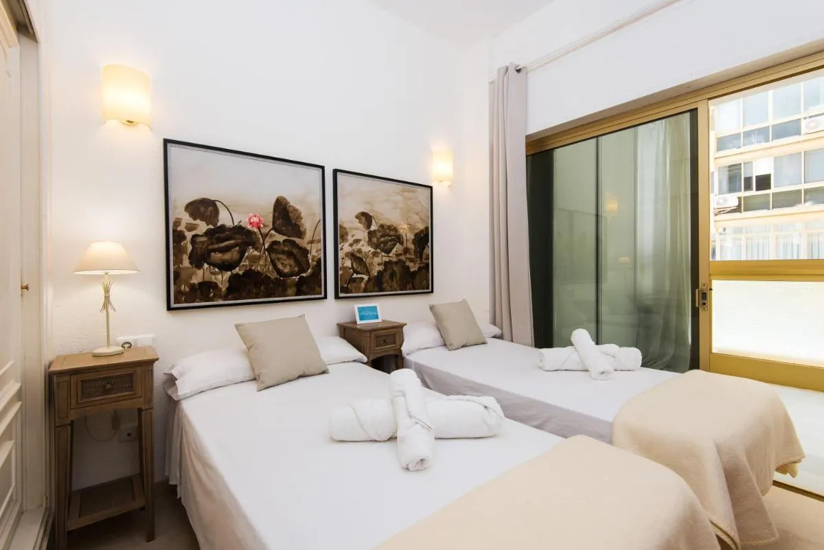 Image 5 of RentAndHomes Beachfront Marbella Center