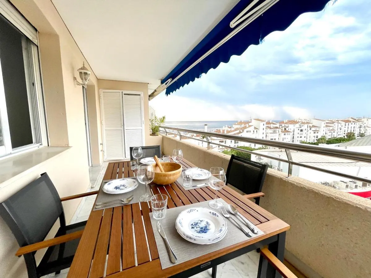 Image 2 of SOLGUEST APARTAMENTO PUERTO BANUS, MARBELLA vistas espectaculares!!