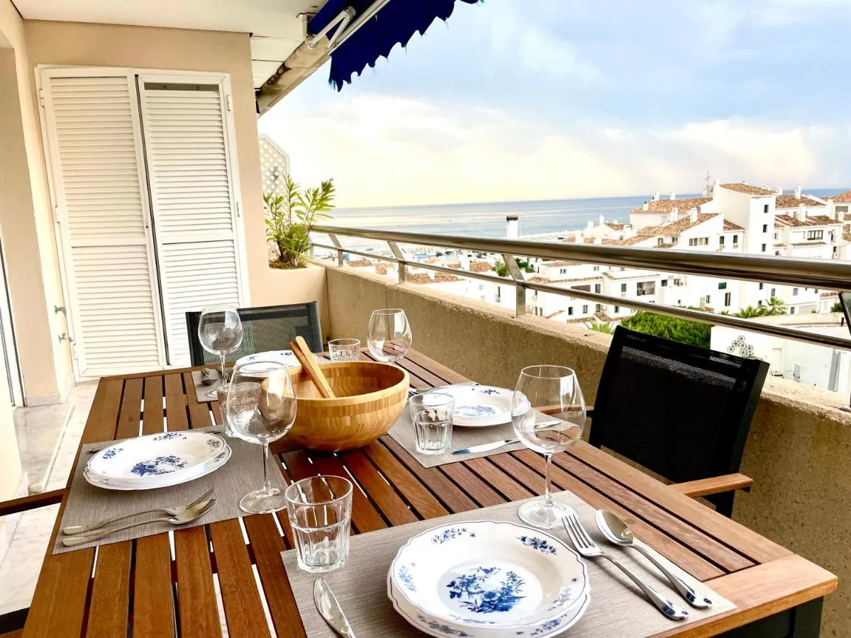 Image 3 of SOLGUEST APARTAMENTO PUERTO BANUS, MARBELLA vistas espectaculares!!