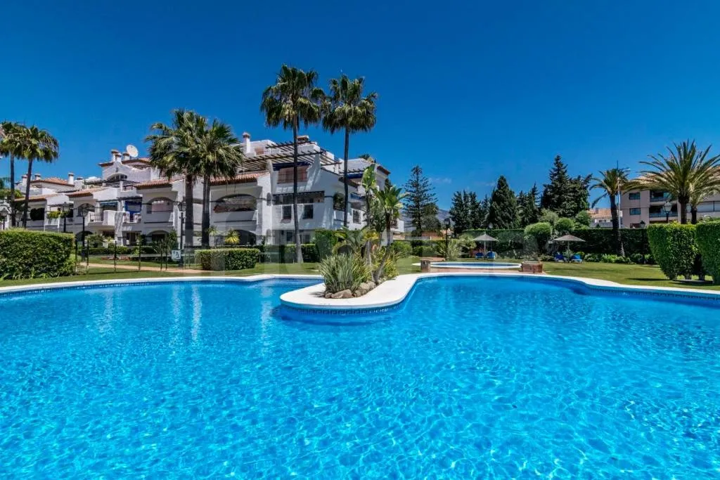 Image of SOLGUEST Apt A 7 MINUTOS DE PUERTO BANUS 1ª LINEA PLAYA!!!