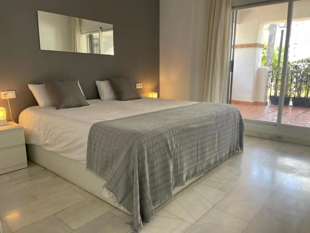 Image 6 of SOLGUEST Apt A 7 MINUTOS DE PUERTO BANUS 1ª LINEA PLAYA!!!