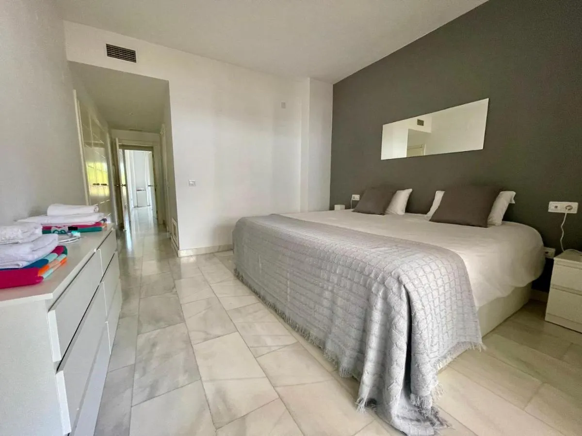 Image 5 of SOLGUEST Apt A 7 MINUTOS DE PUERTO BANUS 1ª LINEA PLAYA!!!