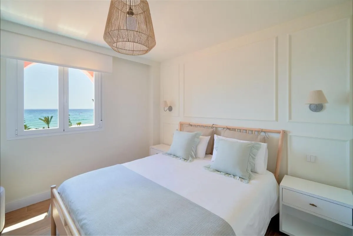 Image 3 of Sea Suite
