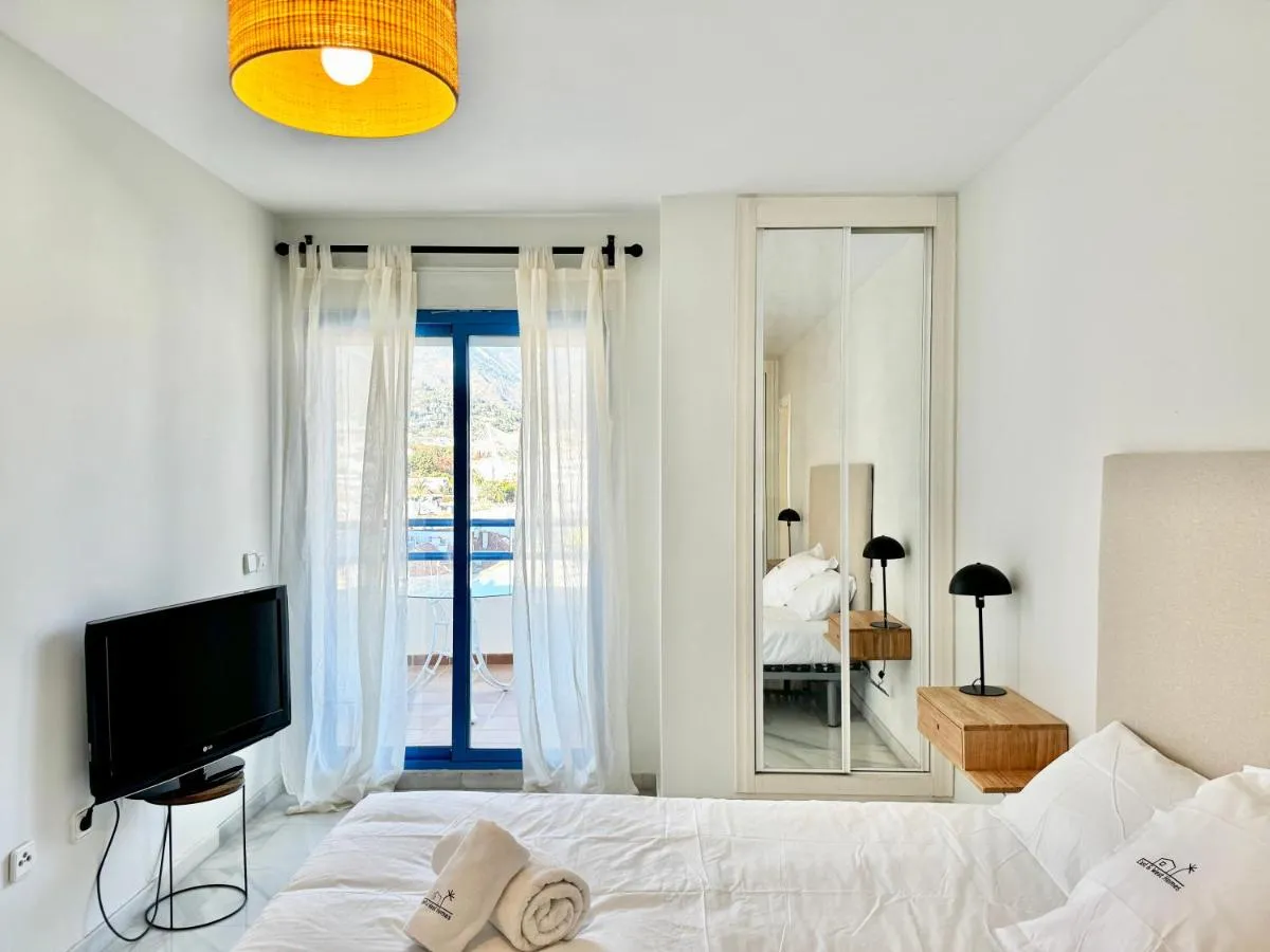 Image 3 of Seaside Oasis with Mountain Views – EaW Homes