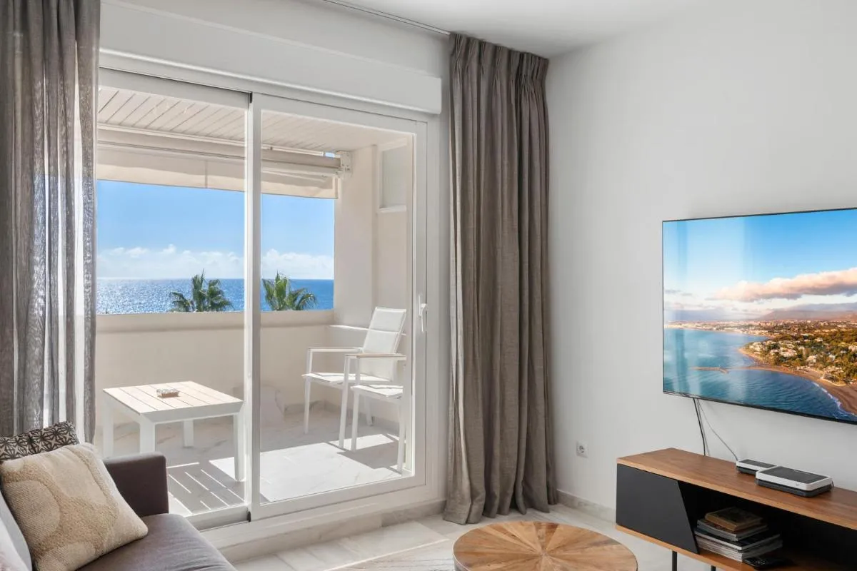 Image 1 of Sea view 2-bedroom apartment with pool