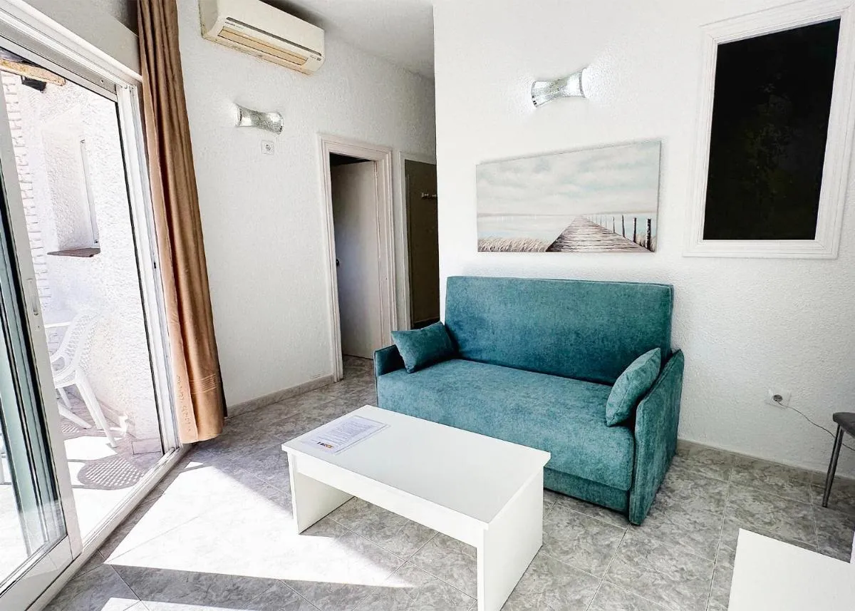 Image 2 of Skol 131 – Studio at Skol Building in Marbella centre with sea views.