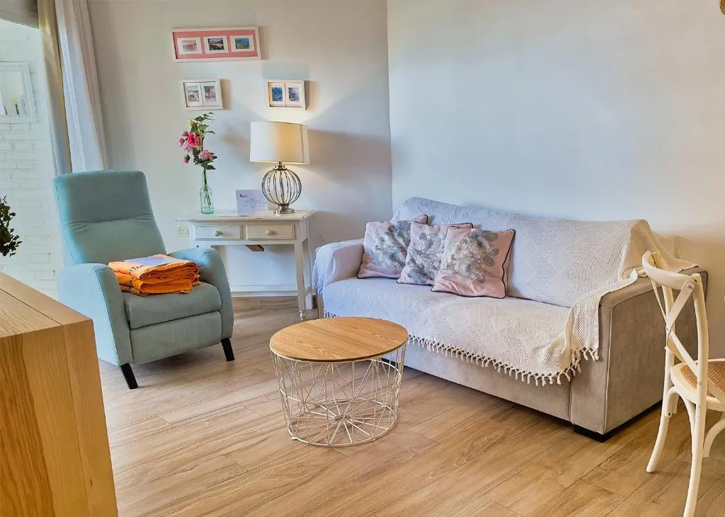 Image of Skol 242 Excellent One Bedroom Apartment with Sea Views