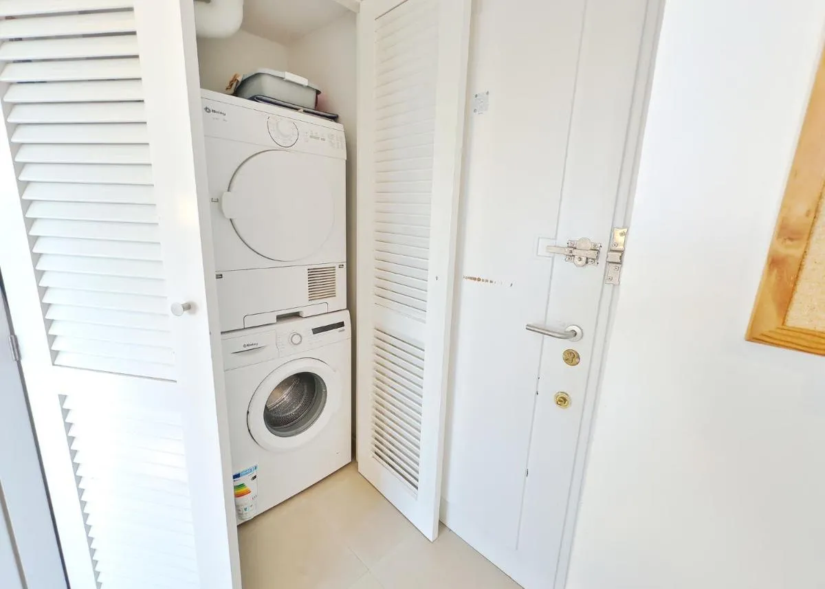 Image 5 of Skol 302 Super One-bedroom Duplex with Sea Views