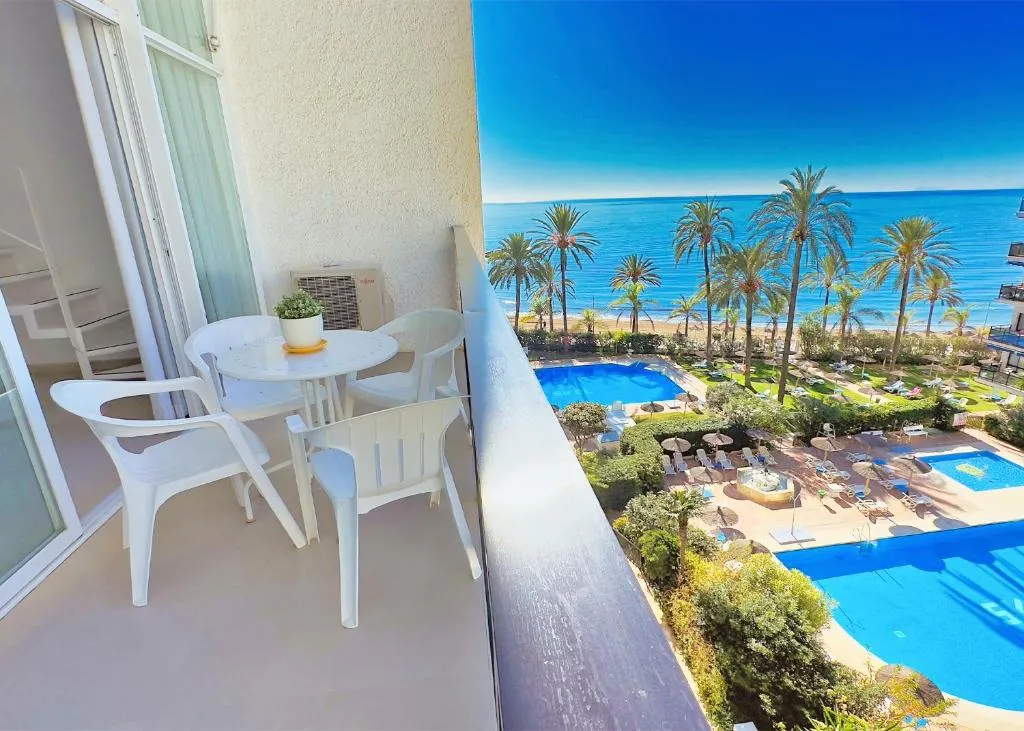 Image of Skol 302 Super One-bedroom Duplex with Sea Views