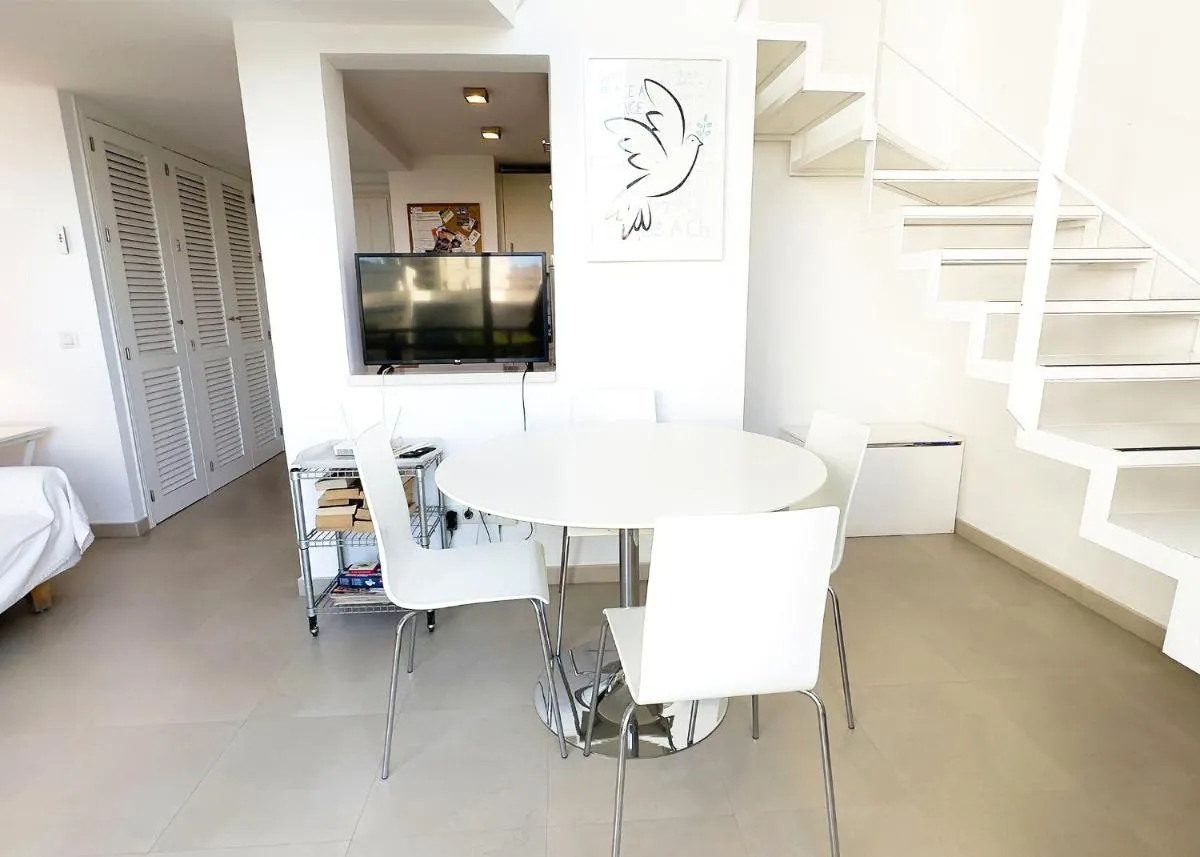 Image 4 of Skol 302 Super One-bedroom Duplex with Sea Views