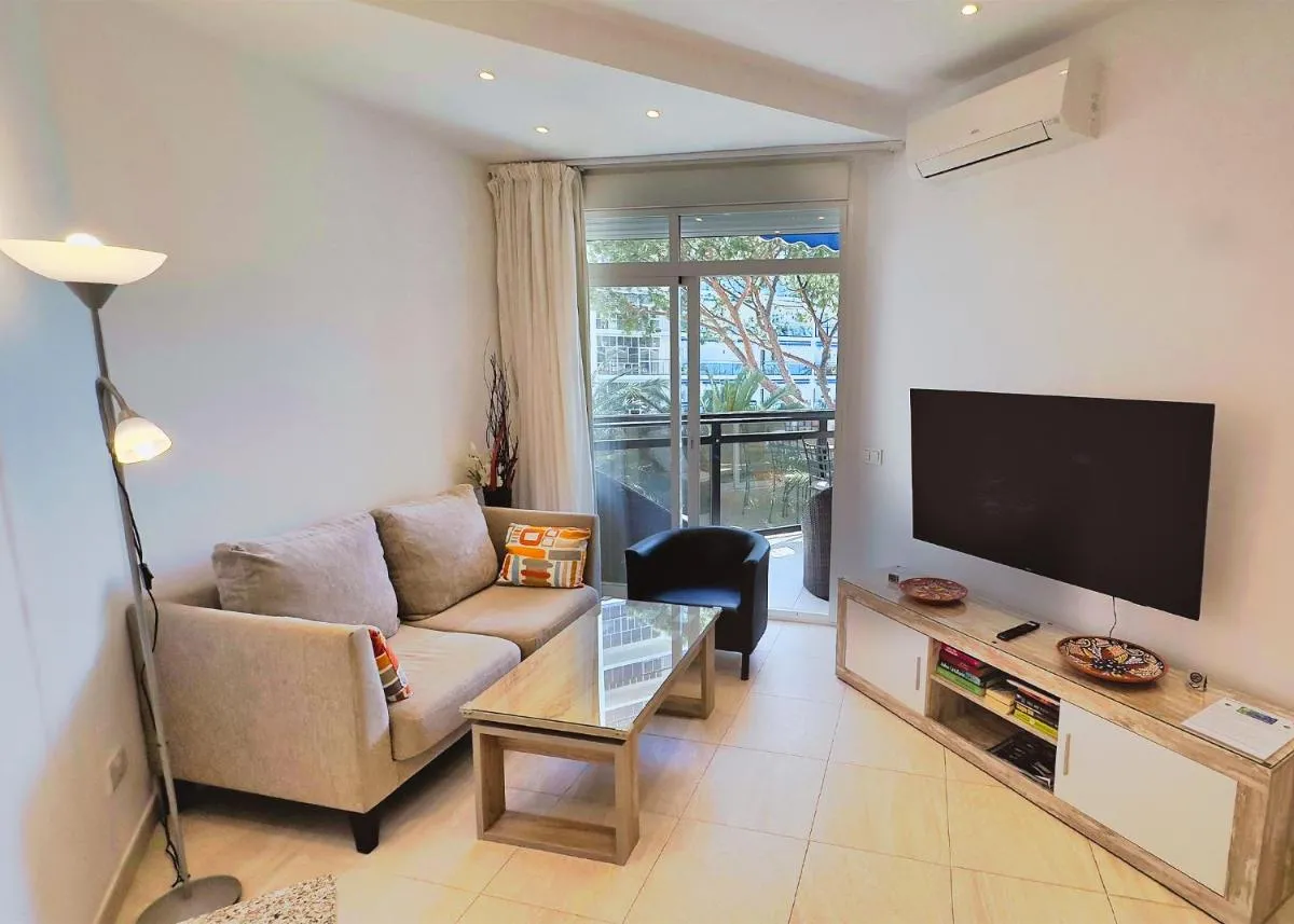 Image 4 of Skol 322 – Completely Renovated Beach Front Apartment Marbella