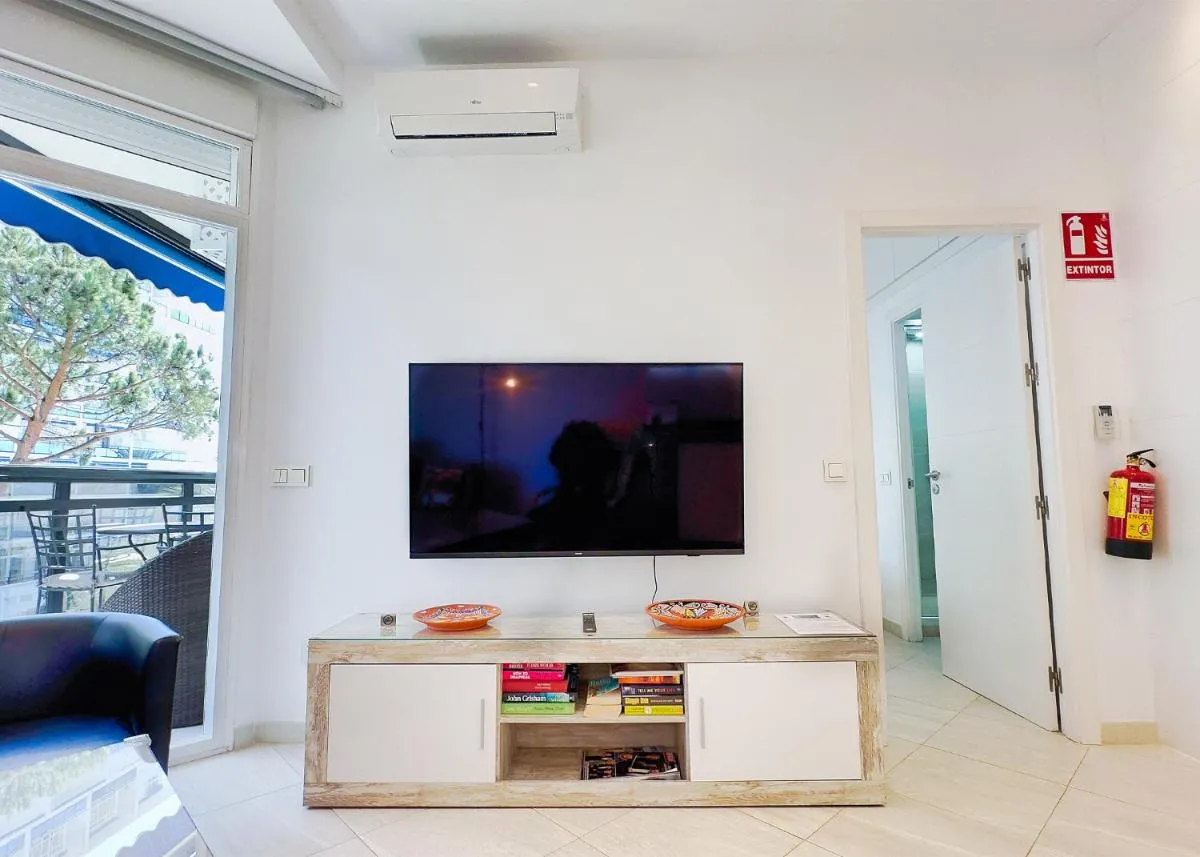 Image 5 of Skol 322 – Completely Renovated Beach Front Apartment Marbella