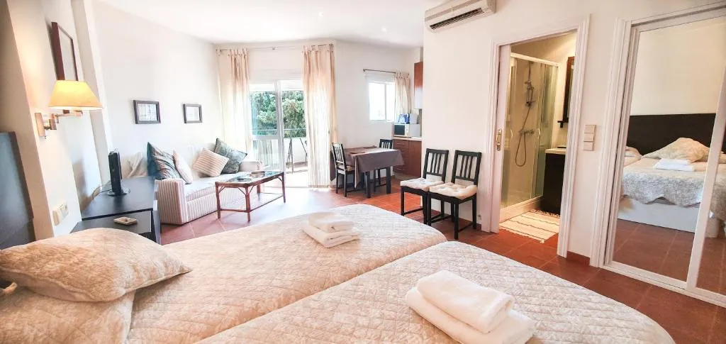 Image of Skol 329 – Spacious Beachfront Studio with Sea Views