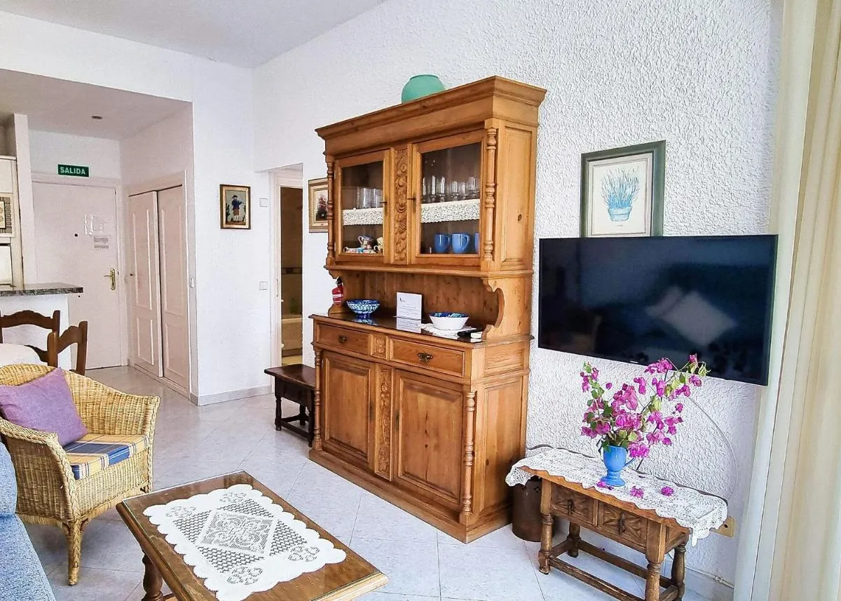 Image 2 of Skol 440. Nice 1 Bed Apartment with Sea Views in Marbella centre.