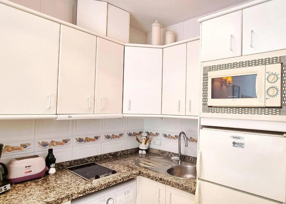 Image 6 of Skol 440. Nice 1 Bed Apartment with Sea Views in Marbella centre.