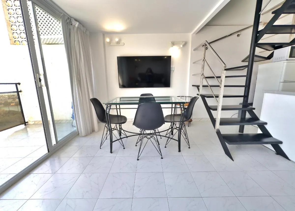 Image 5 of Skol 514 East Facing Duplex Apartment with Sea Views