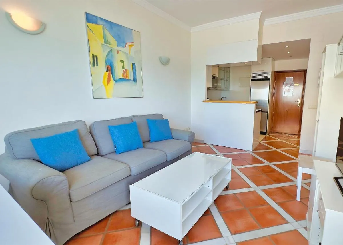 Image 1 of Skol 536 – Great One Bed Apartment with Wonderful Sea View.