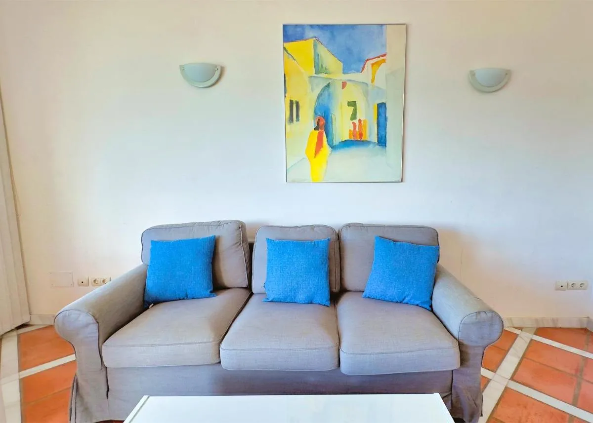 Image 5 of Skol 536 – Great One Bed Apartment with Wonderful Sea View.