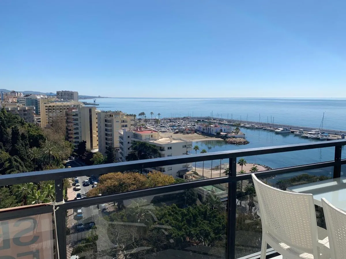 Image 1 of Skol 927A – beachfront central luxury penthouse