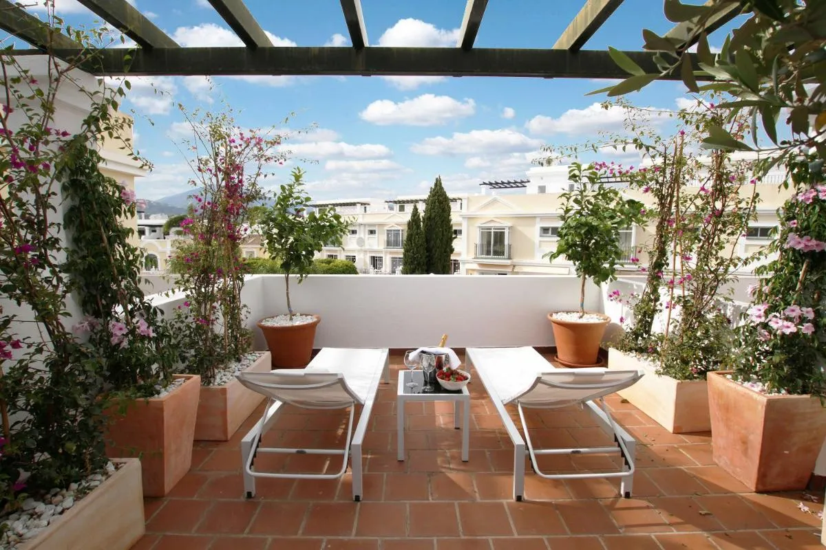 Image 1 of Spacious 2 Bed Duplex in Aloha Gardens close to Puerto Banus