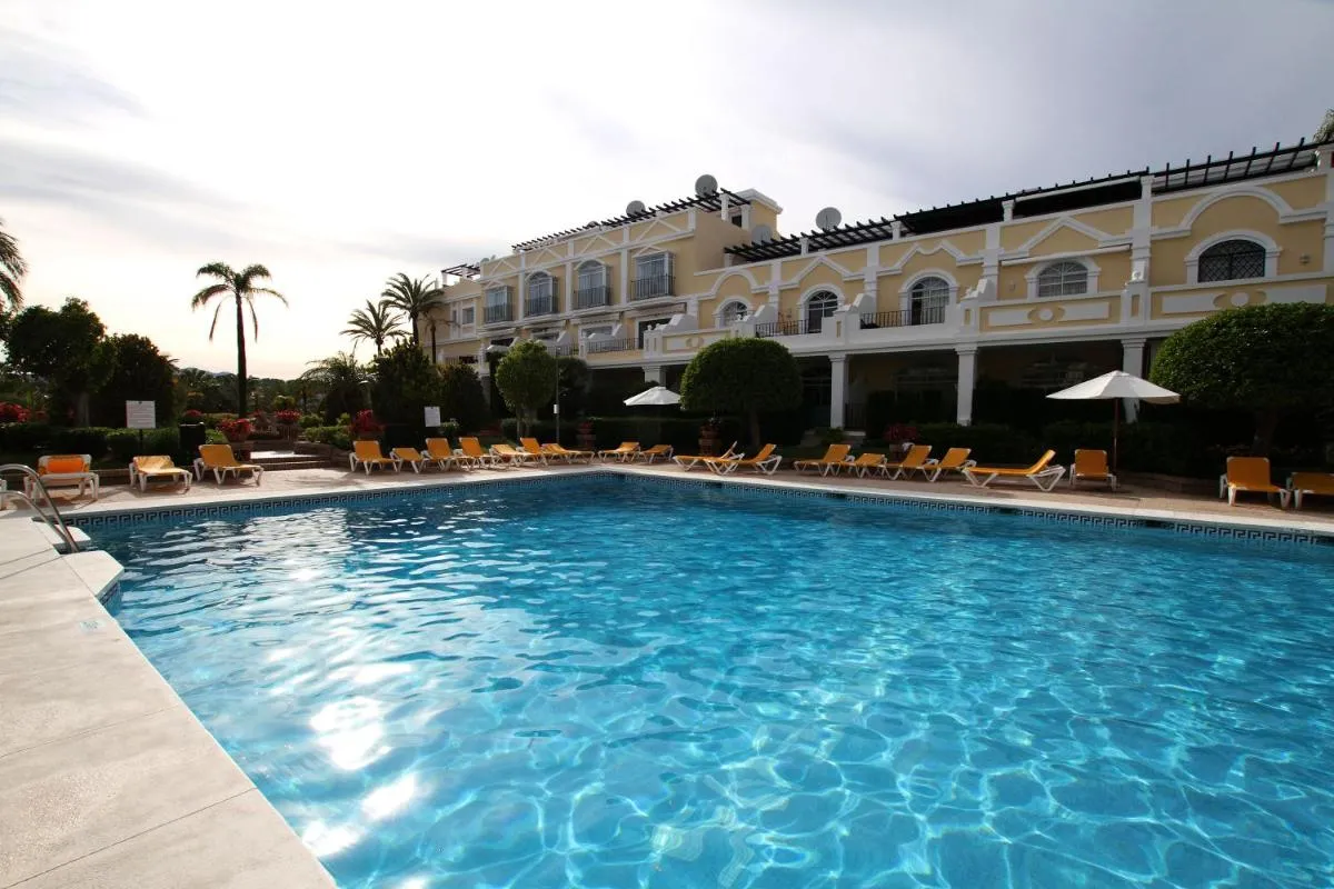 Image 2 of Spacious 2 Bed Duplex in Aloha Gardens close to Puerto Banus