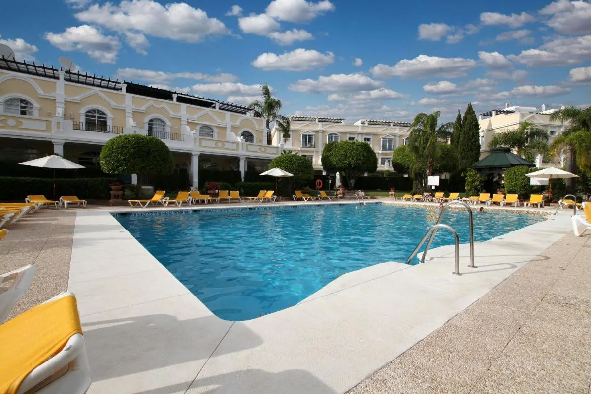 Image 3 of Spacious 2 Bed Duplex in Aloha Gardens close to Puerto Banus