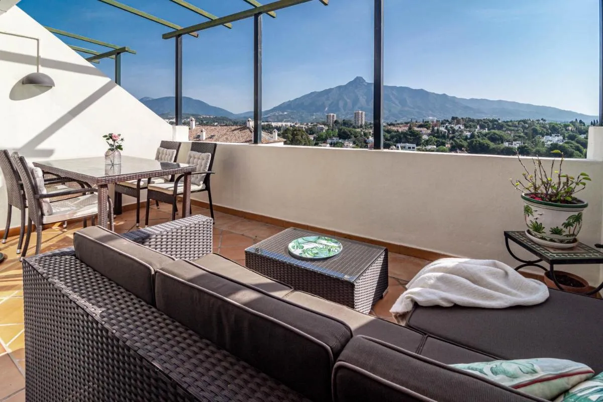 Image 6 of Spacious 2 Bedroom Apartment in Puerto Banus with a Private Terrace and Mountain Views