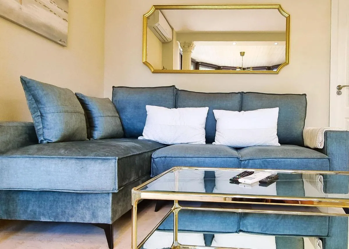 Image 1 of Spacious Renovated 1-Bedroom Apartment in Marbella Center with Free Parking