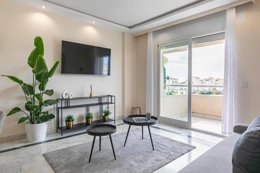 Image 3 of Spacious and luxurious apartment in Puerto Banus