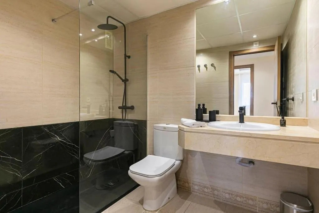 Image 4 of Spacious and luxurious apartment in Puerto Banus