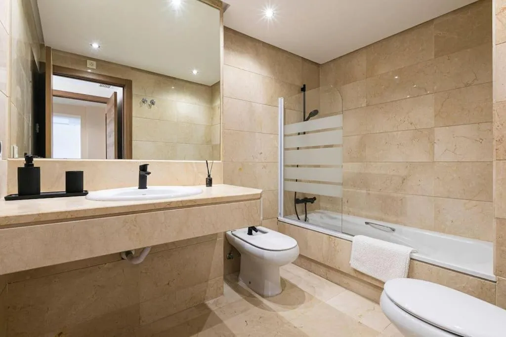 Image 6 of Spacious and luxurious apartment in Puerto Banus