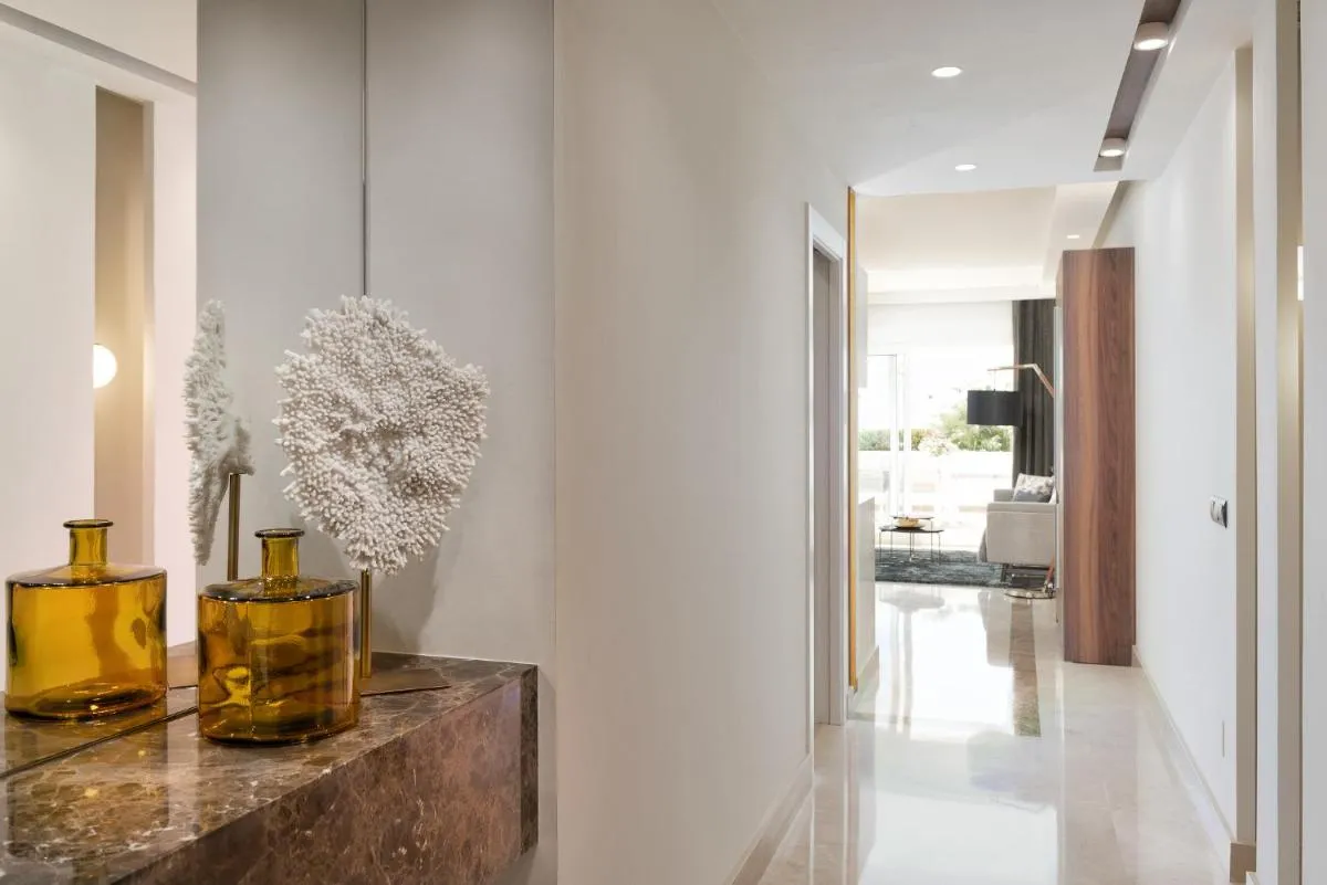 Image 1 of Stunning Modern Apt Frontline beach – RDR206