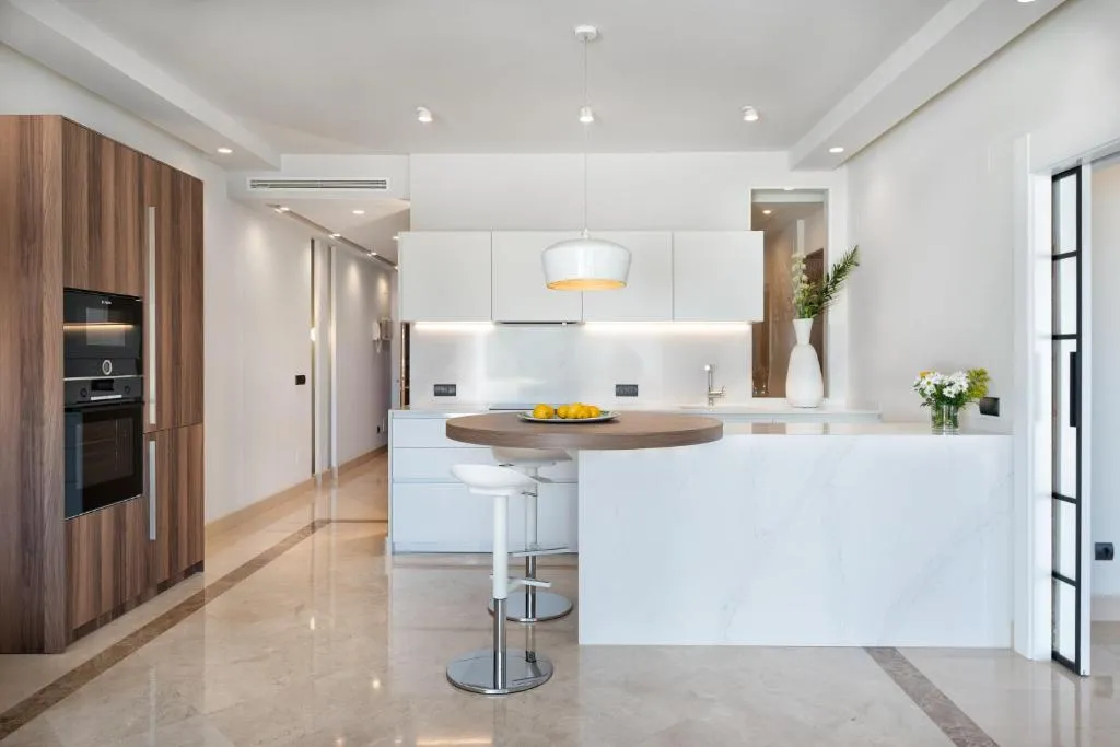 Image of Stunning Modern Apt Frontline beach – RDR206