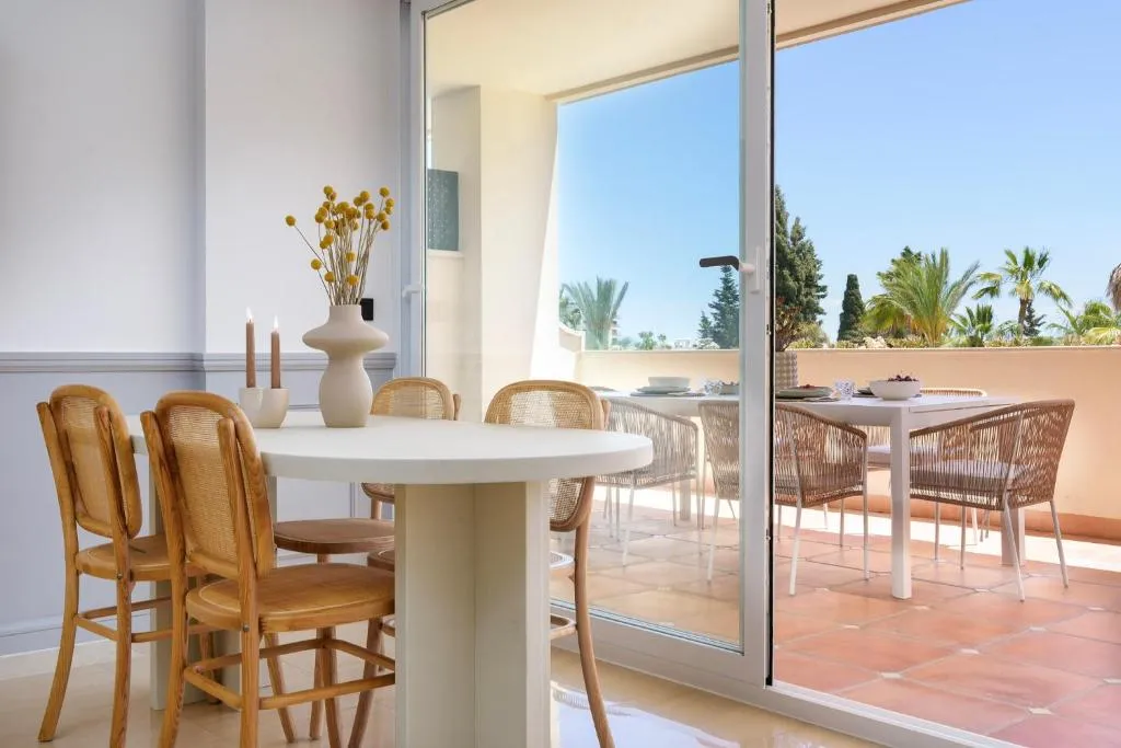 Image of Stunning Renovated 2-bedroom in Golden Mile