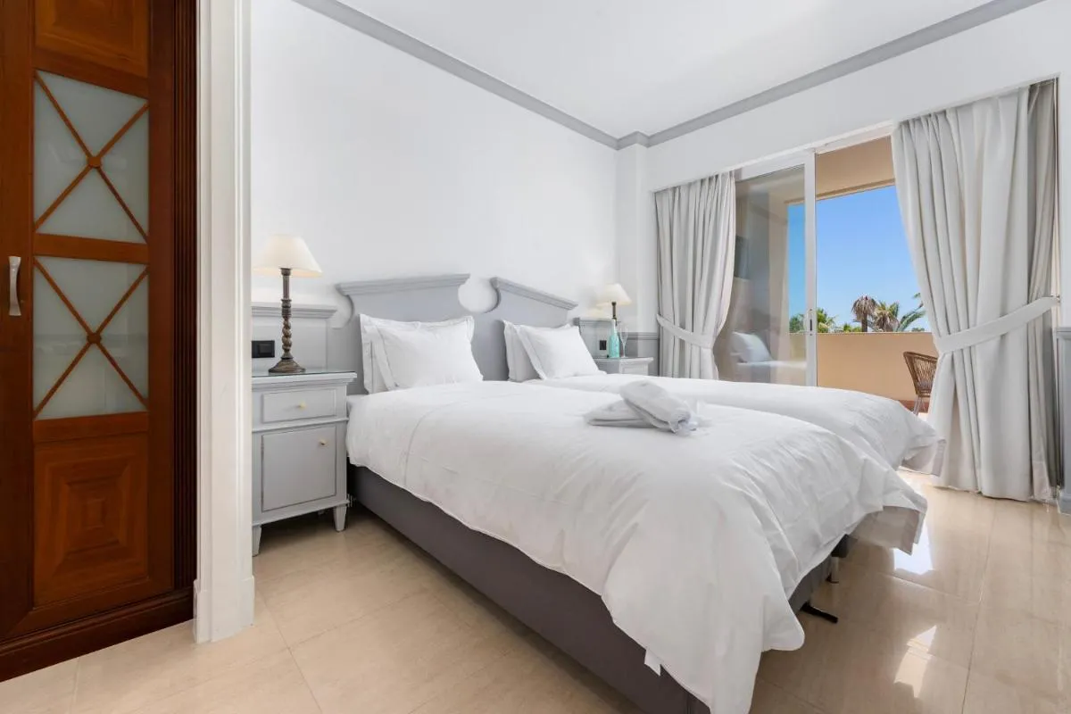 Image 5 of Stunning Renovated 2-bedroom in Golden Mile