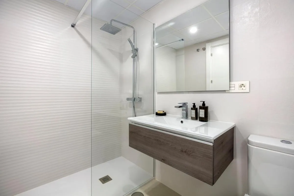 Image 2 of Stunning renovated Apt Golden Banús! RDR254