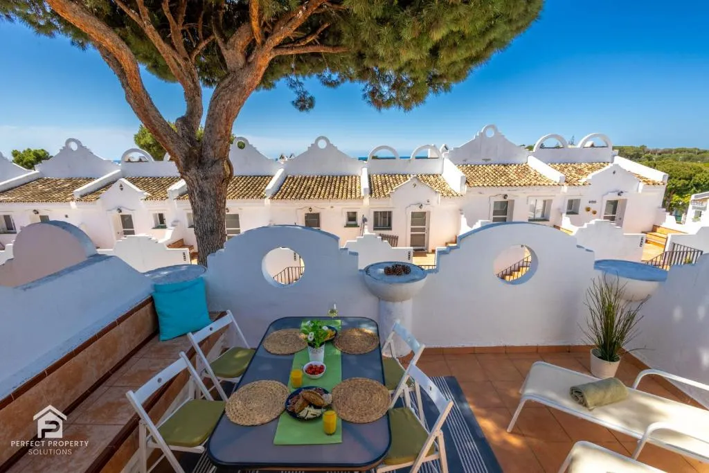 Image of Sunny 2BR in resort with 3 pools, restaurant, gym and playground