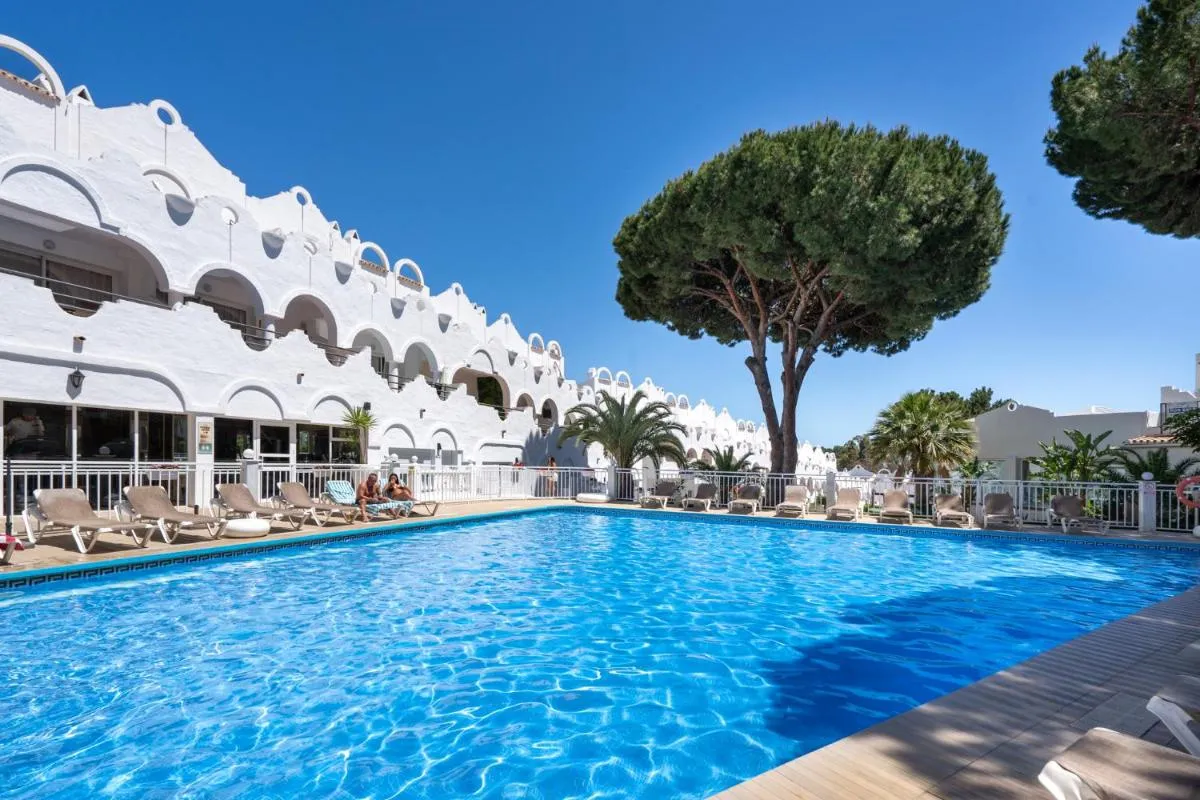 Image 2 of Sunny 2BR in resort with 3 pools, restaurant, gym and playground
