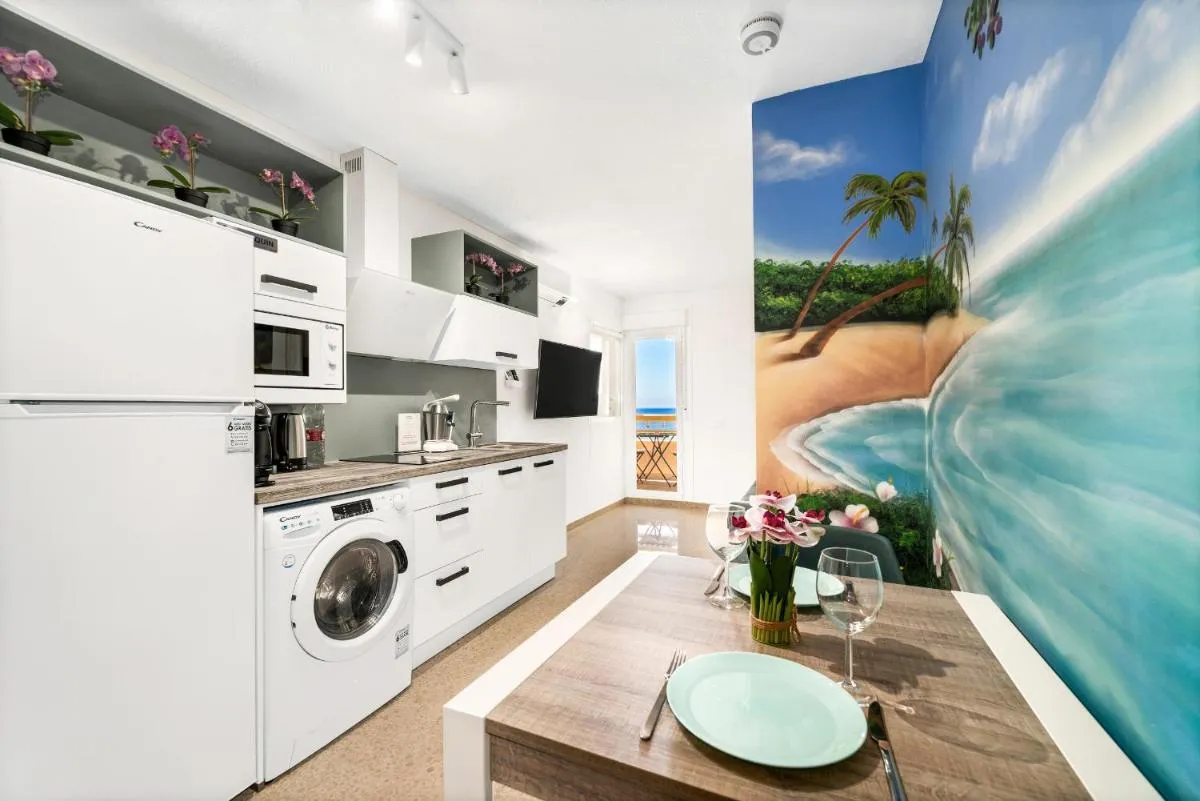 Image 2 of The first line of the sea Apartment