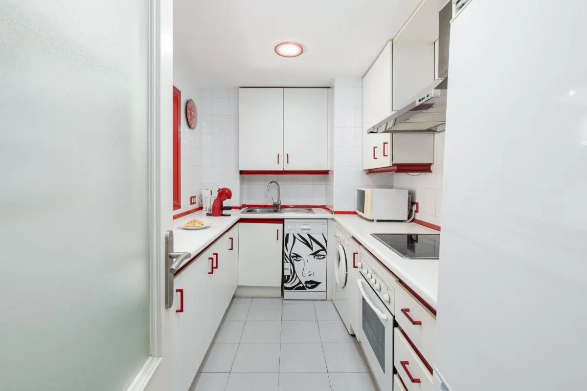 Image 5 of Trendy Apt. Puerto Banús (Free Parking & Pool) – RDR208