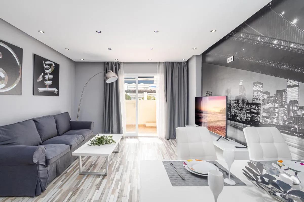 Image 1 of Trendy Apt. Puerto Banús (Free Parking & Pool) – RDR208