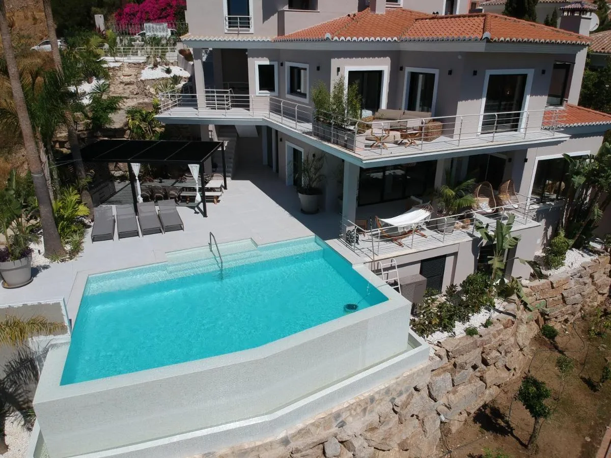 Image 1 of ULTIMATE LUXURY DREAM VILLA with 7 BEDROOMS, GYM, SPA and INFINITY POOL
